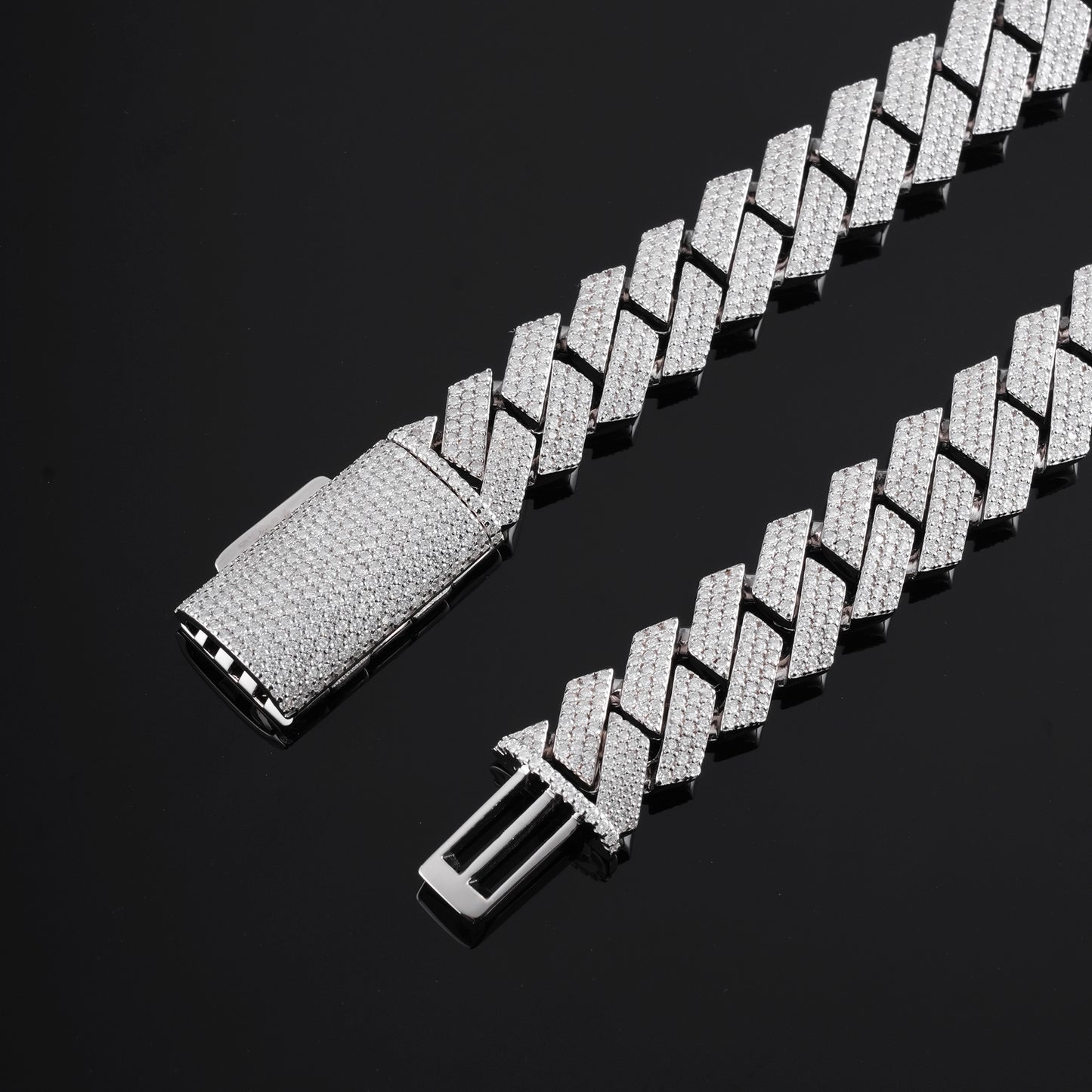 925S & VVS Moissanite 15MM Prong Cuban Link Chain