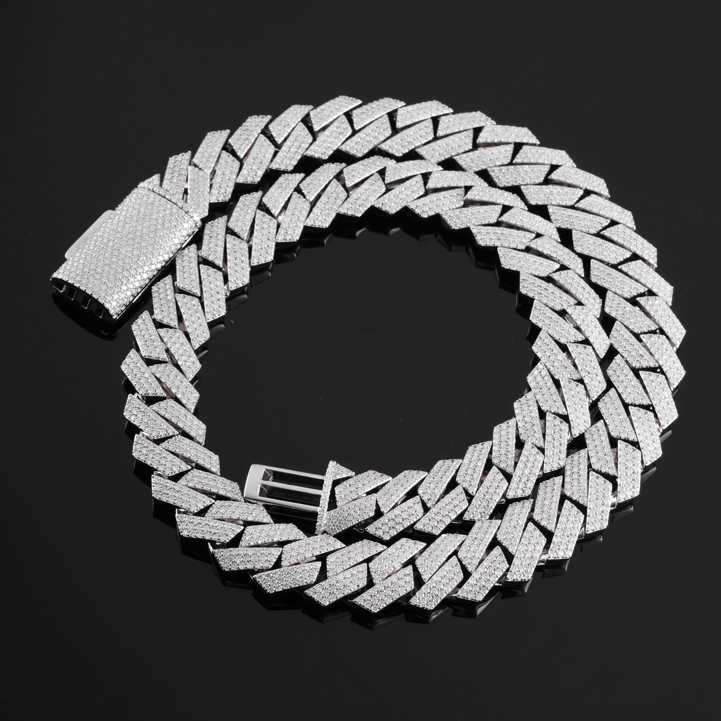 925S & VVS Moissanite 15MM Prong Cuban Link Chain