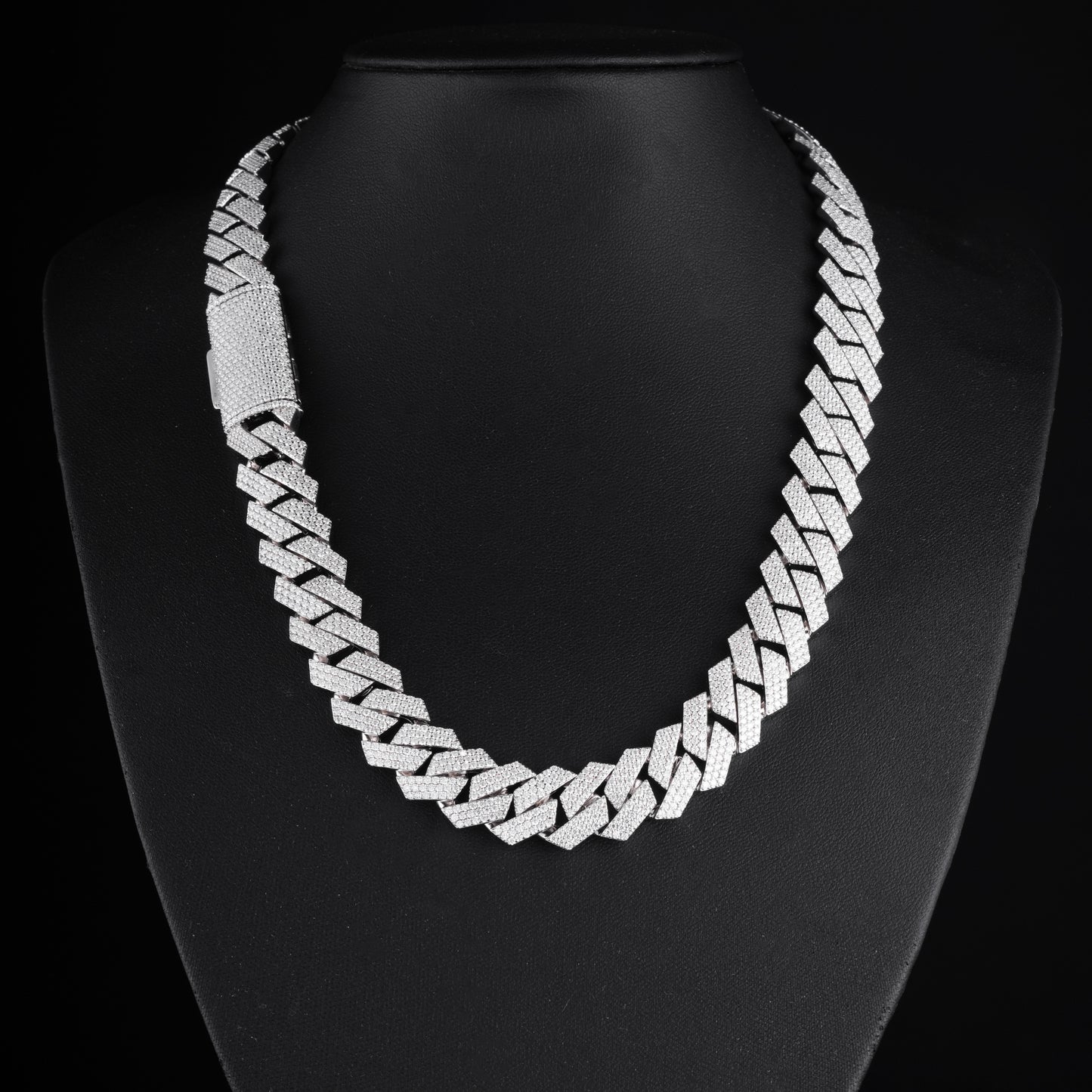 925S & VVS Moissanite 15MM Prong Cuban Link Chain